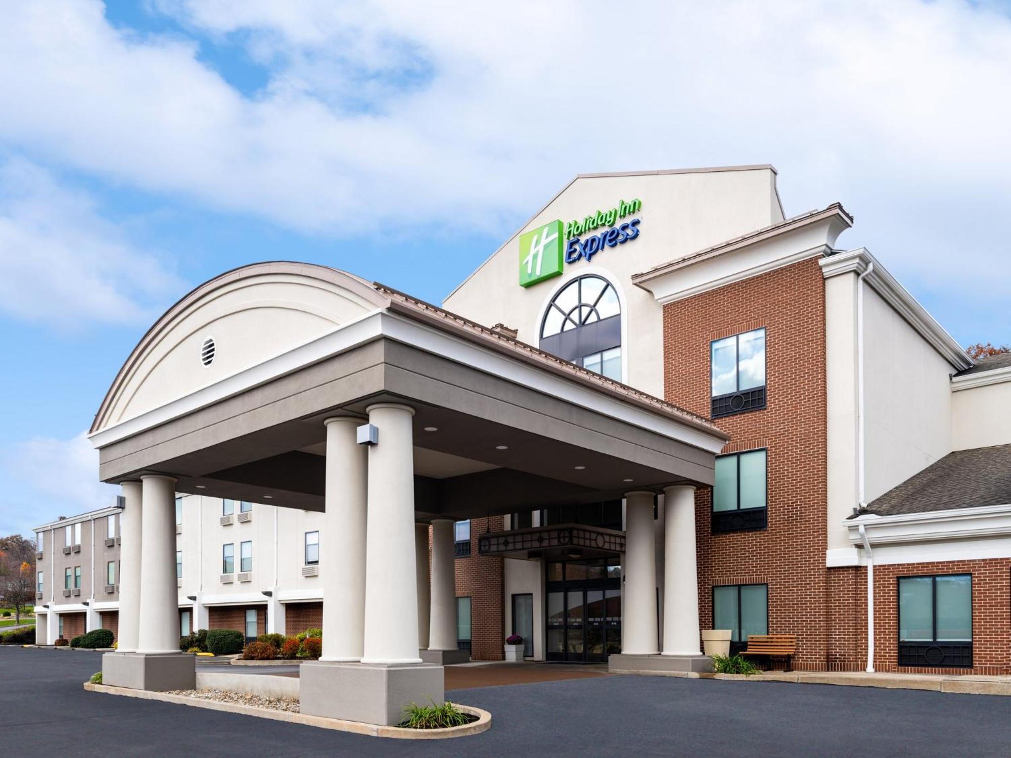 Holiday Inn Express Мийдвил Екстериор снимка